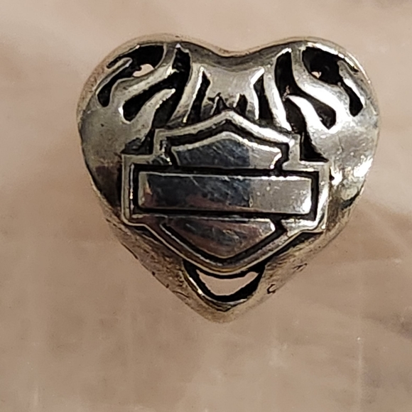 Harley Davidson flaming heart bar and shield sterling charm - Picture 4 of 6